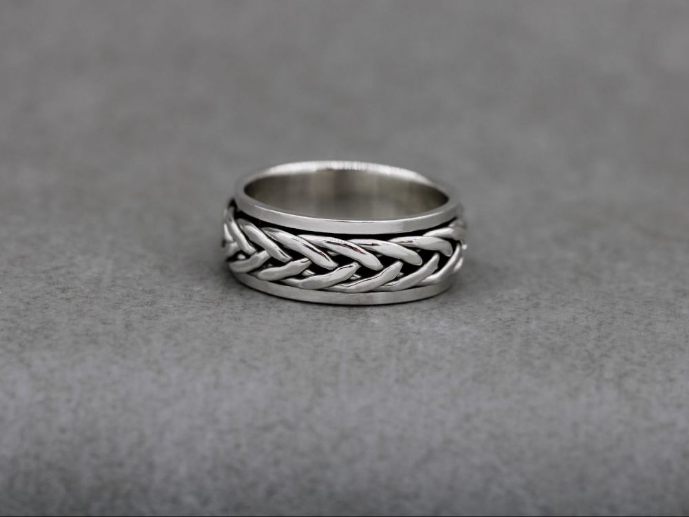 REFURBISHED Sterling silver spinner ring with a woven centre band (K)