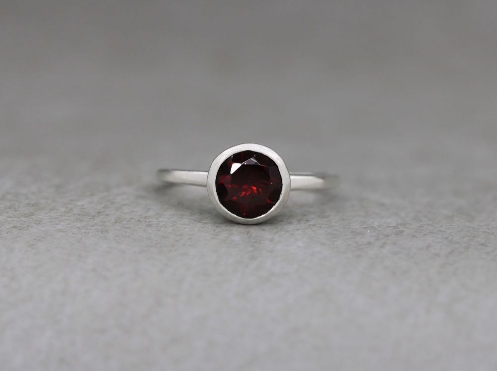 Bold sterling silver & garnet solitaire ring