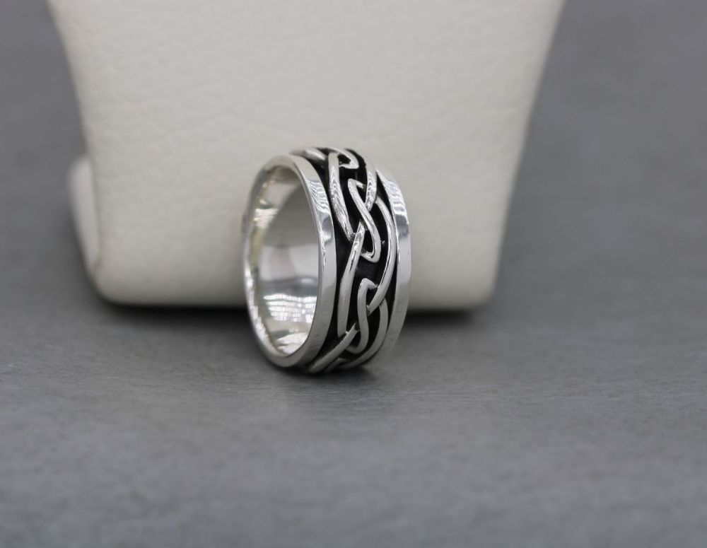NEW Oxidised sterling silver celtic knot spinner ring