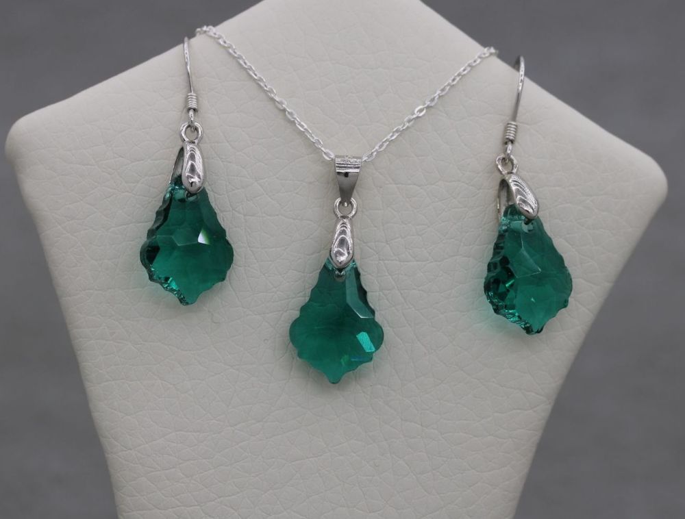 NEW Sterling silver & green crystal necklace and earring set