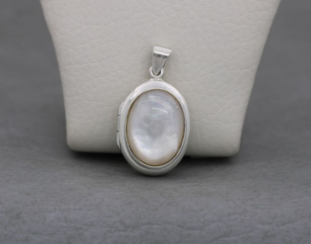 Sterling silver & mother of pearl locket