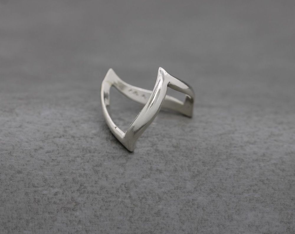 Vintage sterling silver double wishbone ring