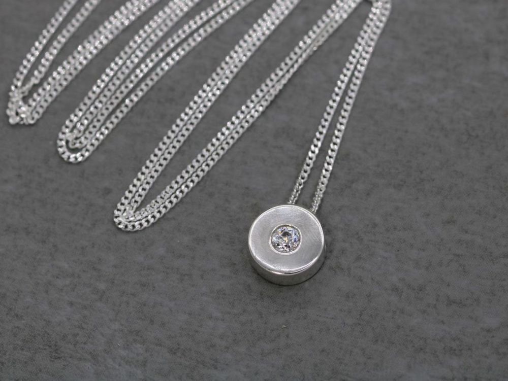 NEW Sterling silver & clear stone solitaire necklace