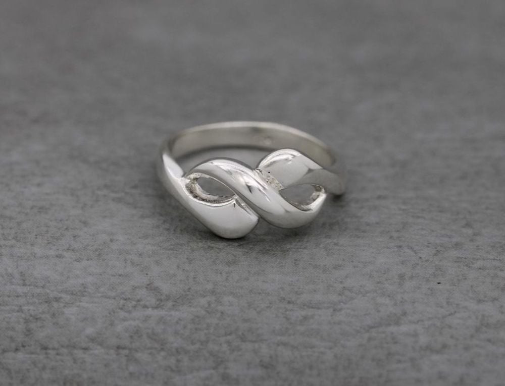 Sterling silver 'kiss' ring