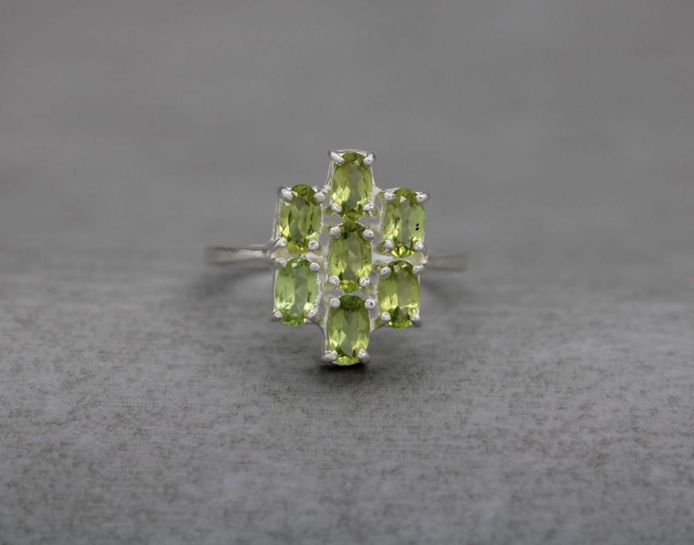 NEW Sterling silver & peridot cluster ring
