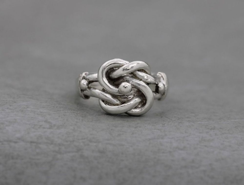 Vintage sterling silver knotted keeper ring