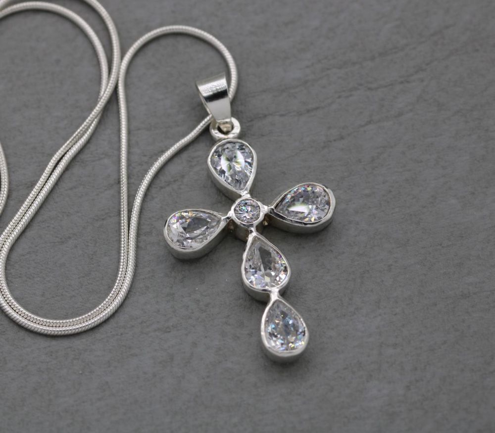 REFURBISHED Bold sterling silver & clear stone cross necklace