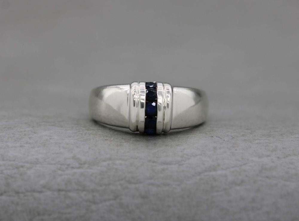 Sterling silver & deep blue sapphire ring