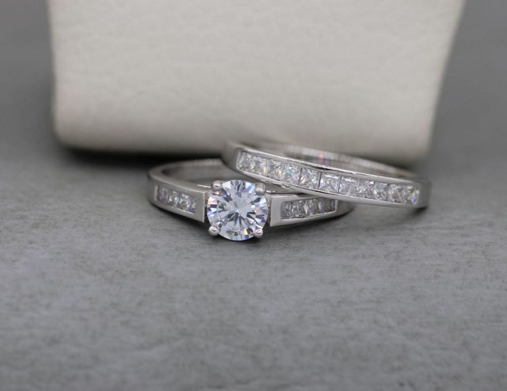 NEW Pair of sterling silver rings