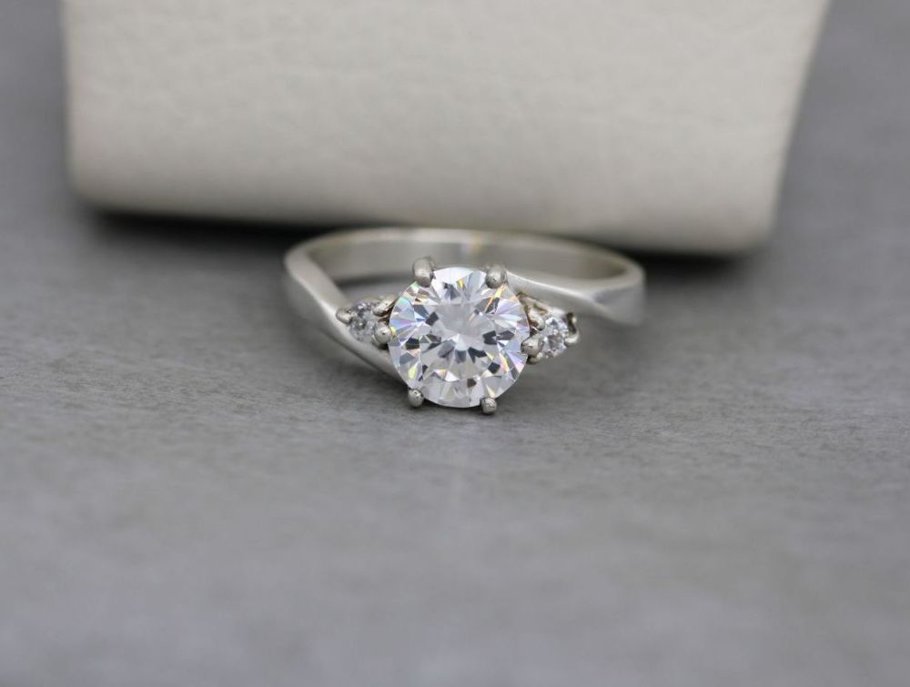 Sterling silver & clear stone trilogy ring