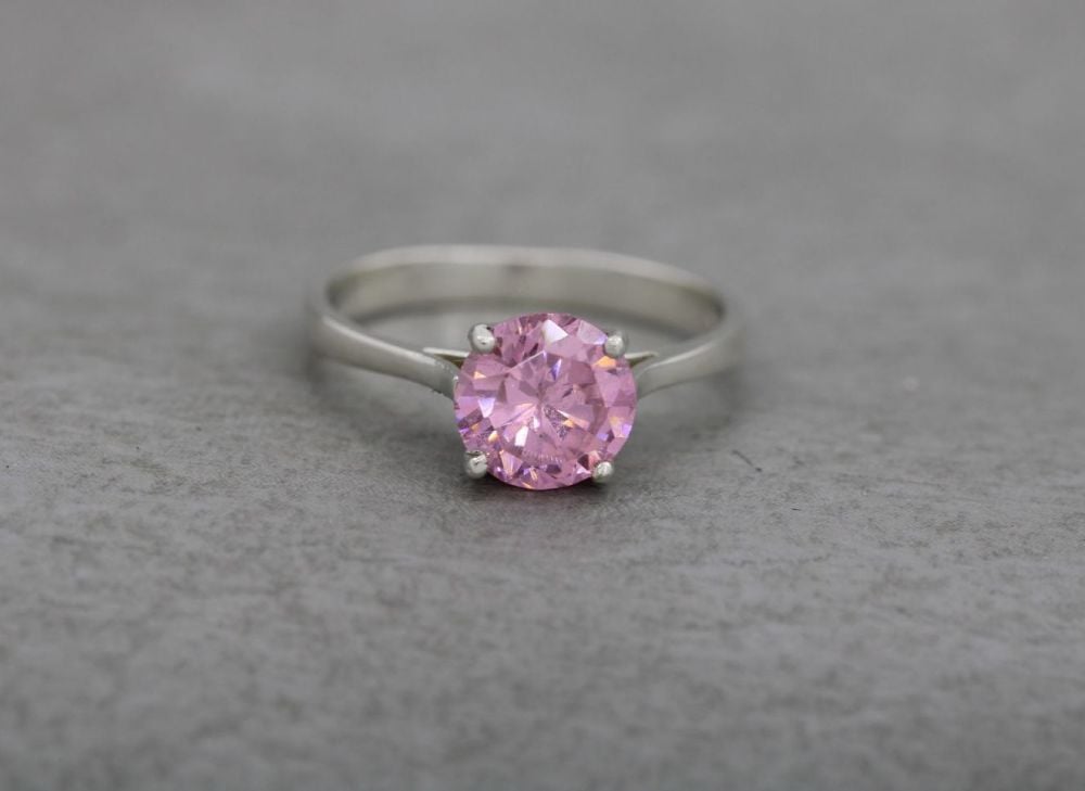 Sterling silver & pink stone solitaire ring