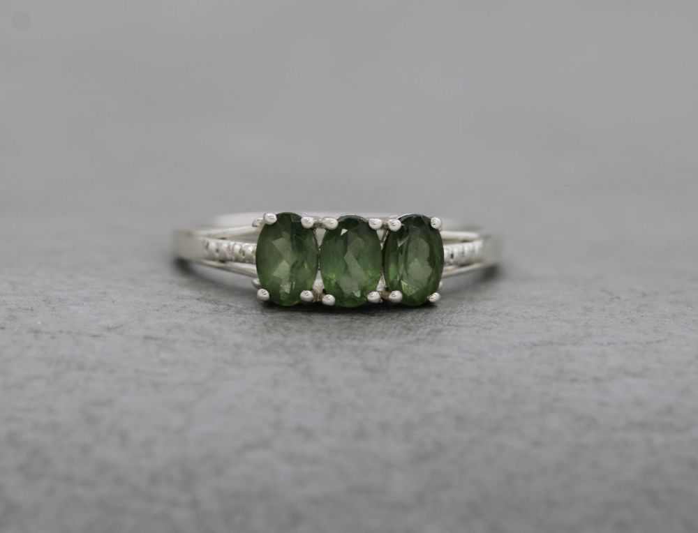 Sterling silver & green gemstone trilogy ring