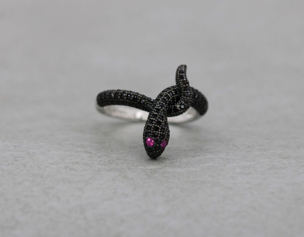 NEW Unusual sterling silver snake ring with black & pink stones (L)
