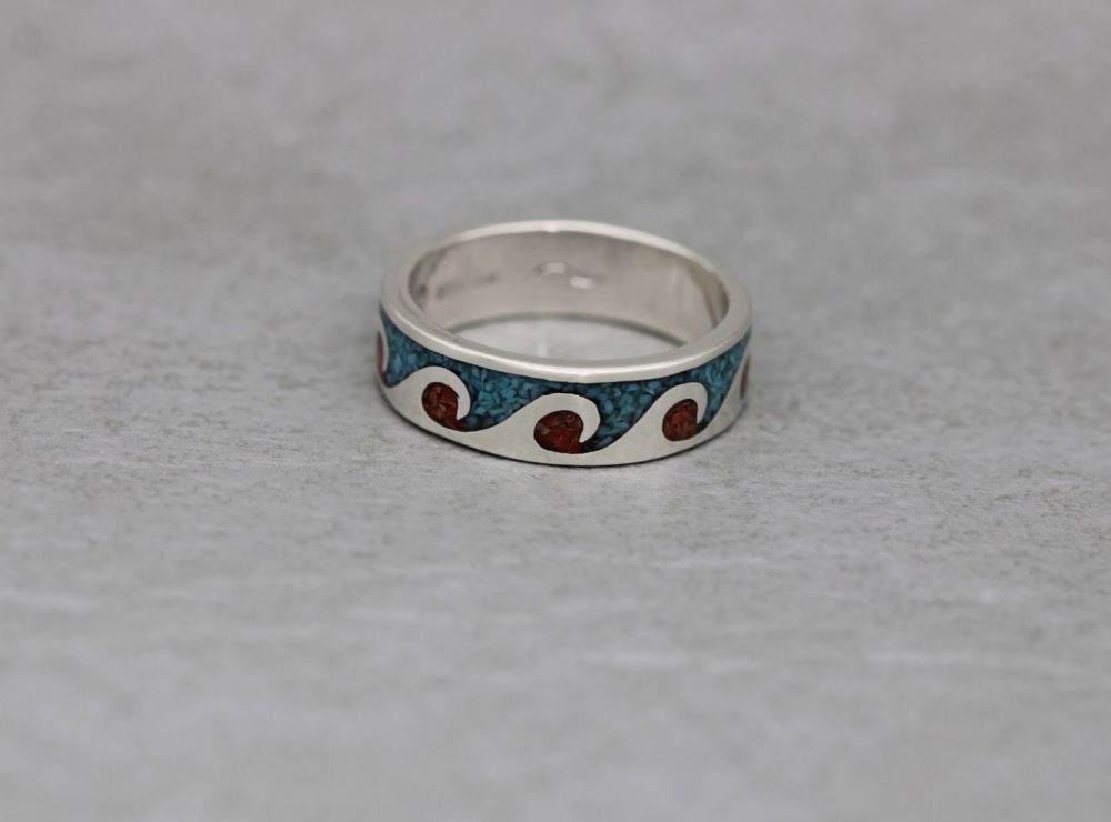 REFURBISHED South western sterling silver ring with crushed coral & turquoise inlay (W)