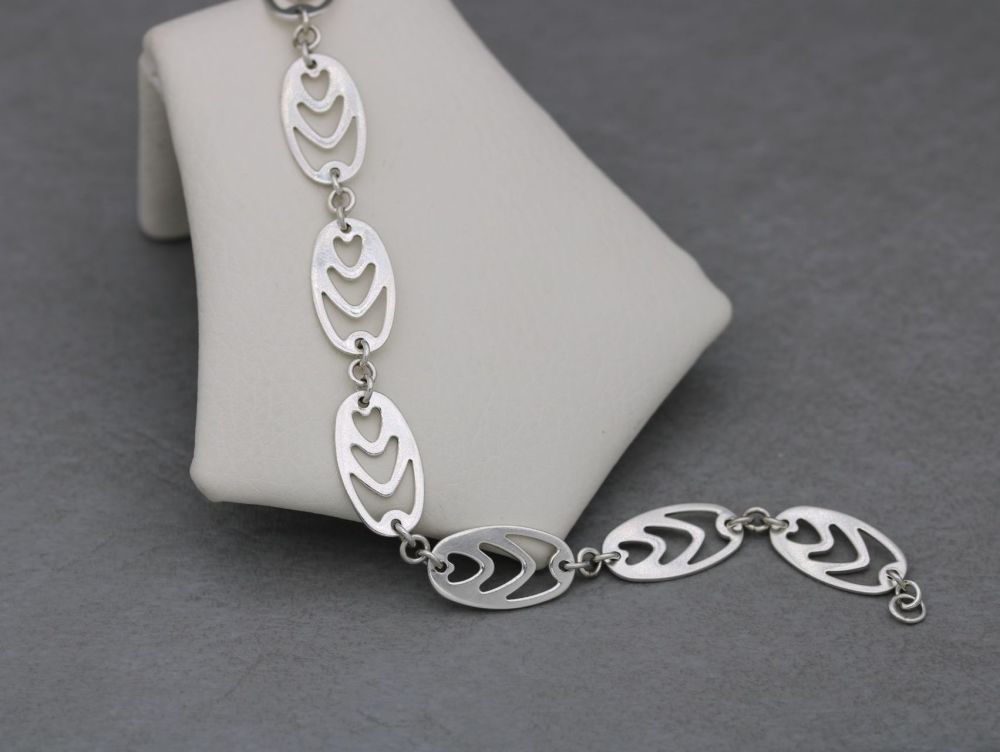 REFURBISHED Sterling silver bracelet with a cut-out design