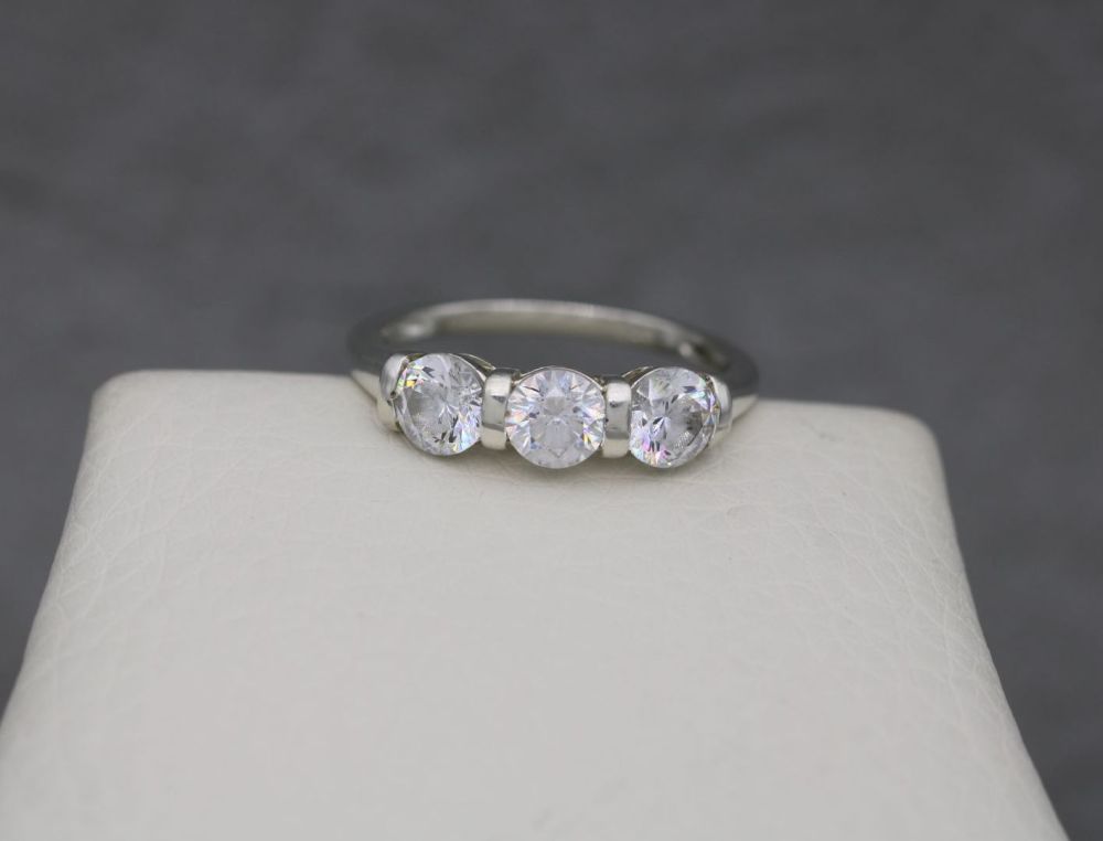 Sterling silver & clear stone trilogy ring