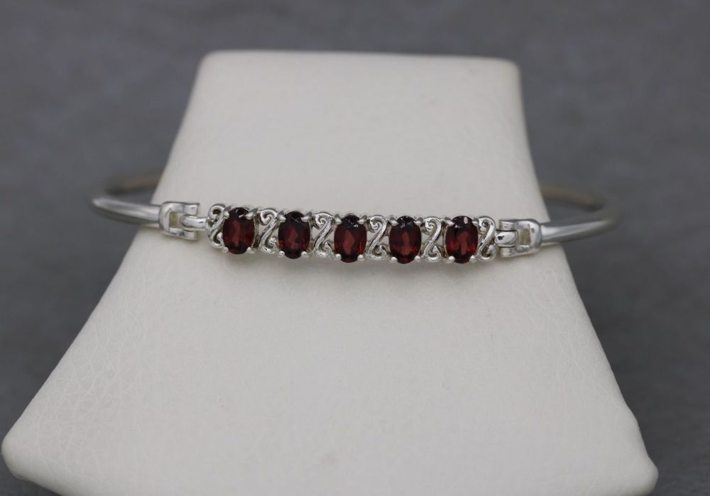 Sterling silver & garnet bangle