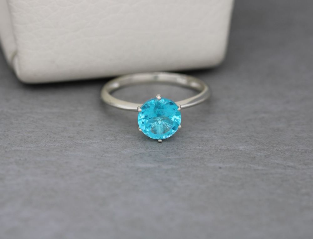 Proud sterling silver & bright blue stone solitaire ring
