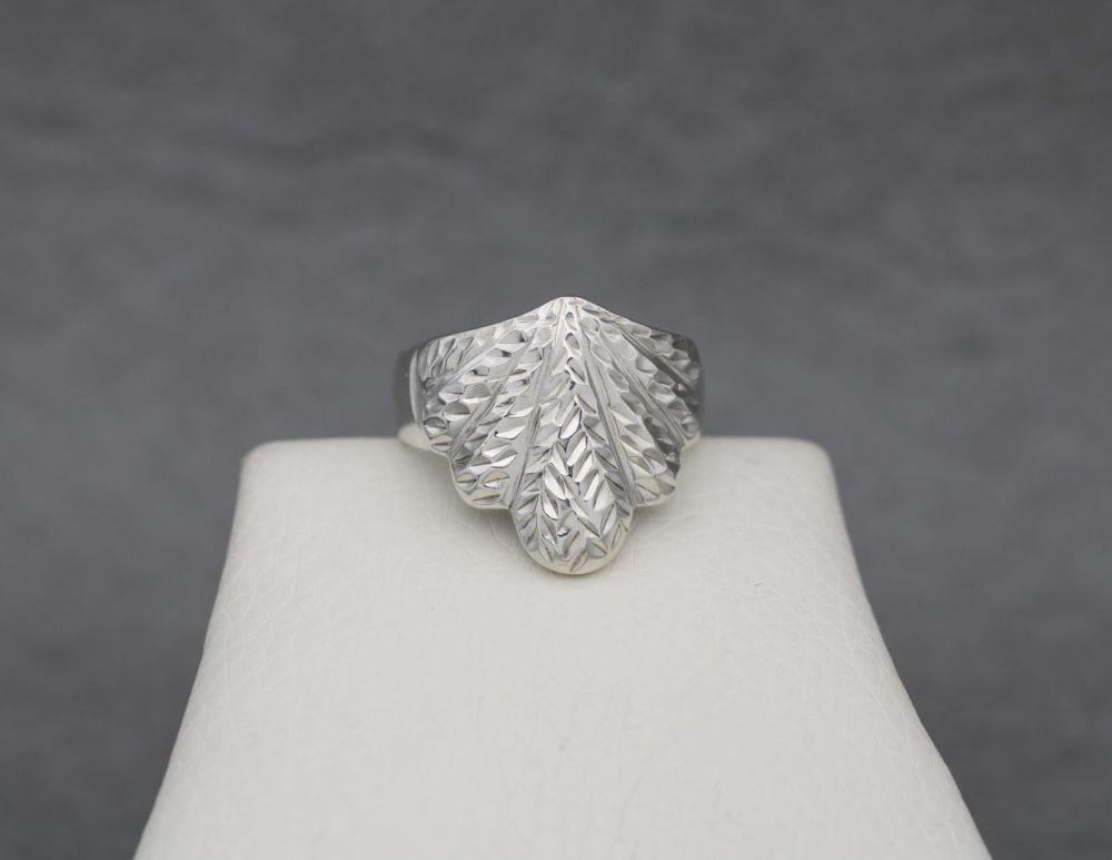 Unusual sterling silver textured shell / plume of feathers ring