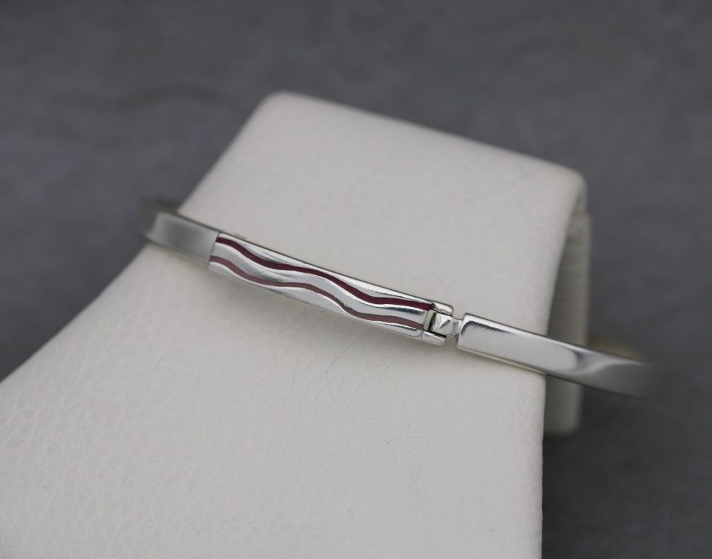 REFURBISHED Sterling silver bangle with two pink enamel waves