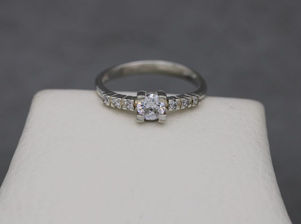 Sterling silver & clear stone ring