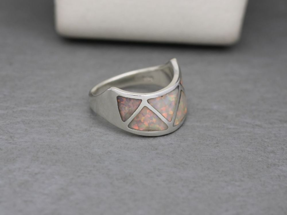 REFURBISHED Wide sterling silver & imitation opal wishbone style ring (N ½)