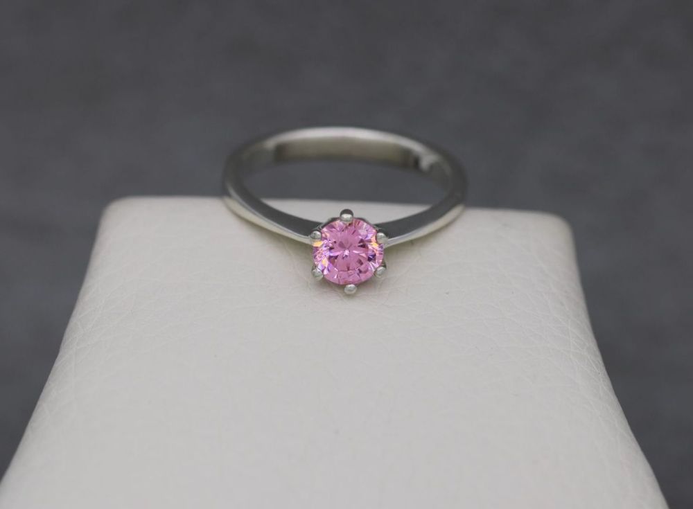 REFURBISHED Sterling silver & pink stone solitaire ring (R)
