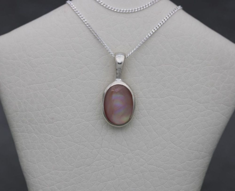 REFURBISHED Small sterling silver & pink mother of pearl necklace