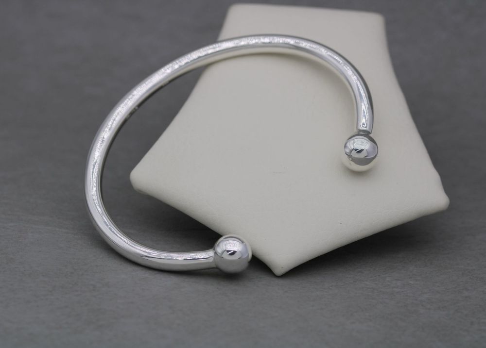 NEW Heavy solid sterling silver torque bangle