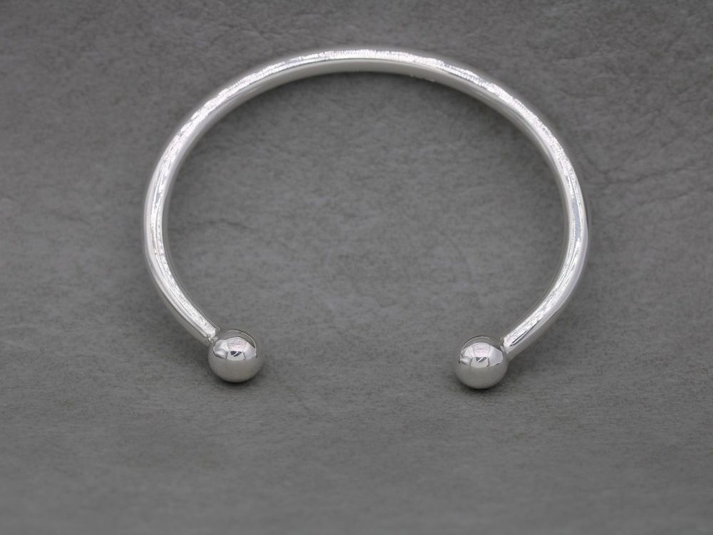 NEW Heavy solid sterling silver torque bangle