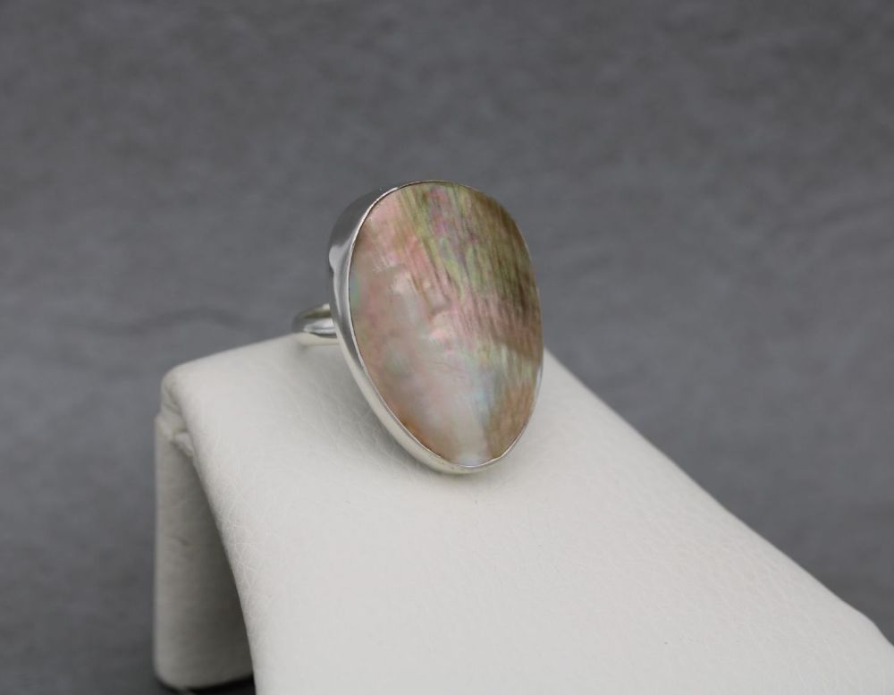 REFURBISHED Statement sterling silver & mother of pearl ring (O)