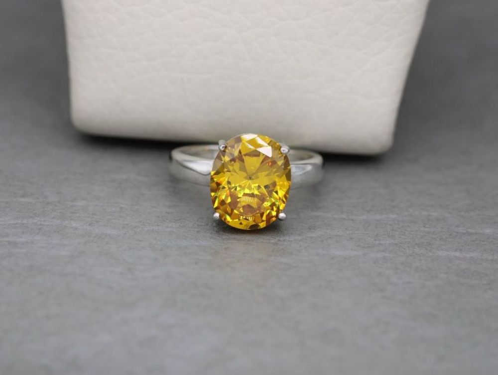 REFURBISHED Bold sterling silver & citrus stone solitaire ring (M)