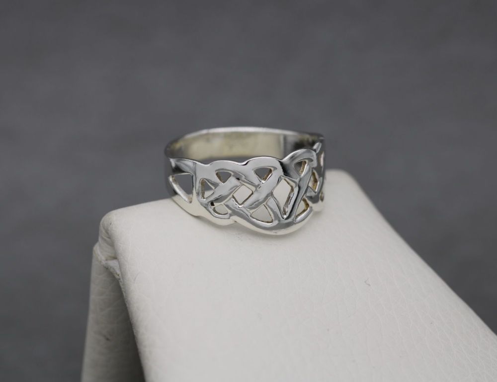 REFURBISHED Sterling silver celtic knot ring (Y)