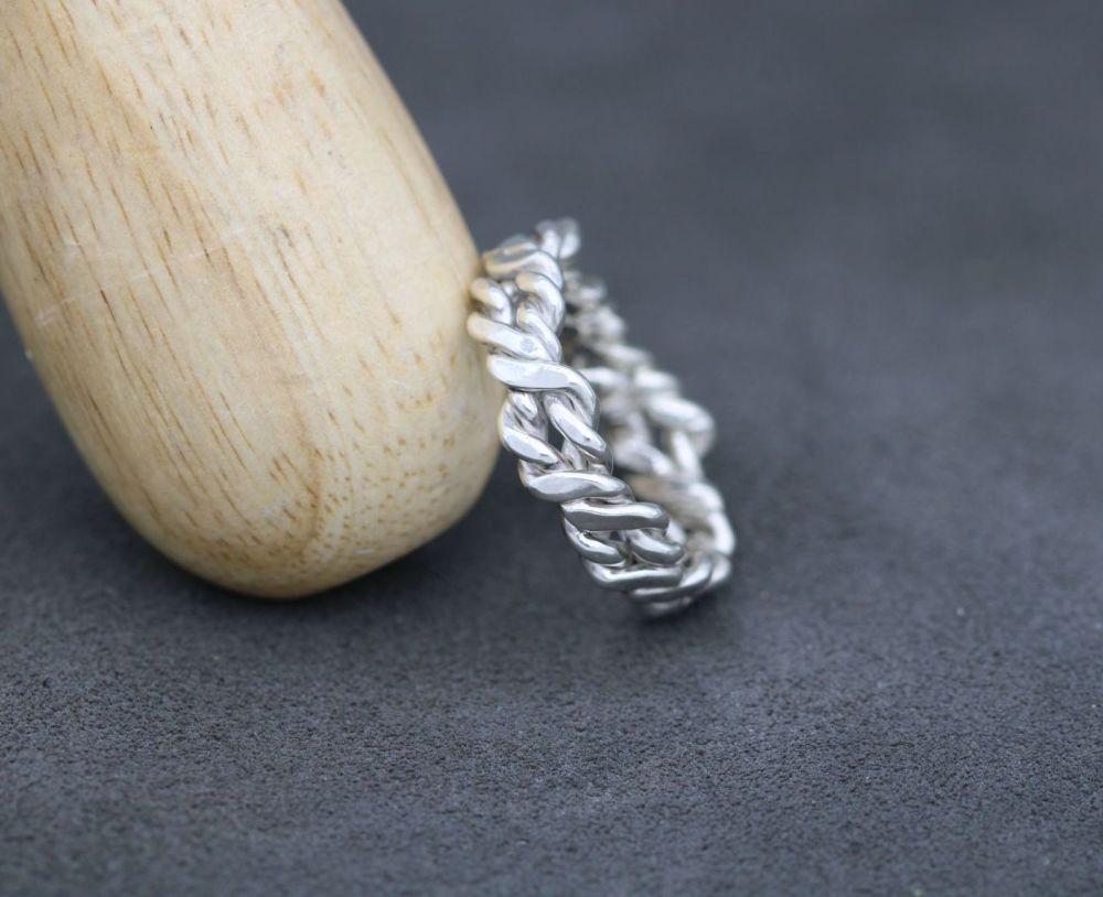HANDMADE Seriously twisted sterling silver ring (Q)