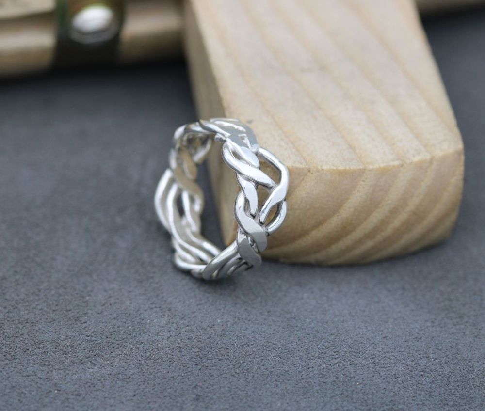 HANDMADE Seriously twisted sterling silver ring (P ½)