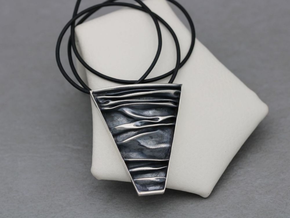 PRELOVED Oxidised sterling silver fold-formed necklace