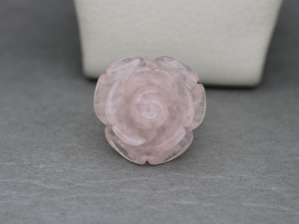 PRELOVED Statement sterling silver & carved rose quartz rose ring (N)