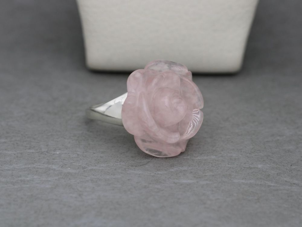 REFURBISHED Statement sterling silver & carved rose quartz rose ring (N)