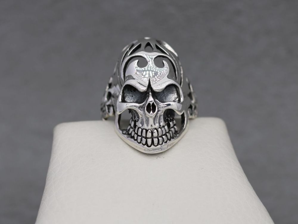 NEW Sterling silver skull ring (V ½)