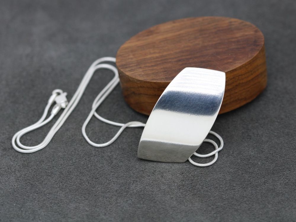 REFURBISHED Smooth bold sterling silver necklace
