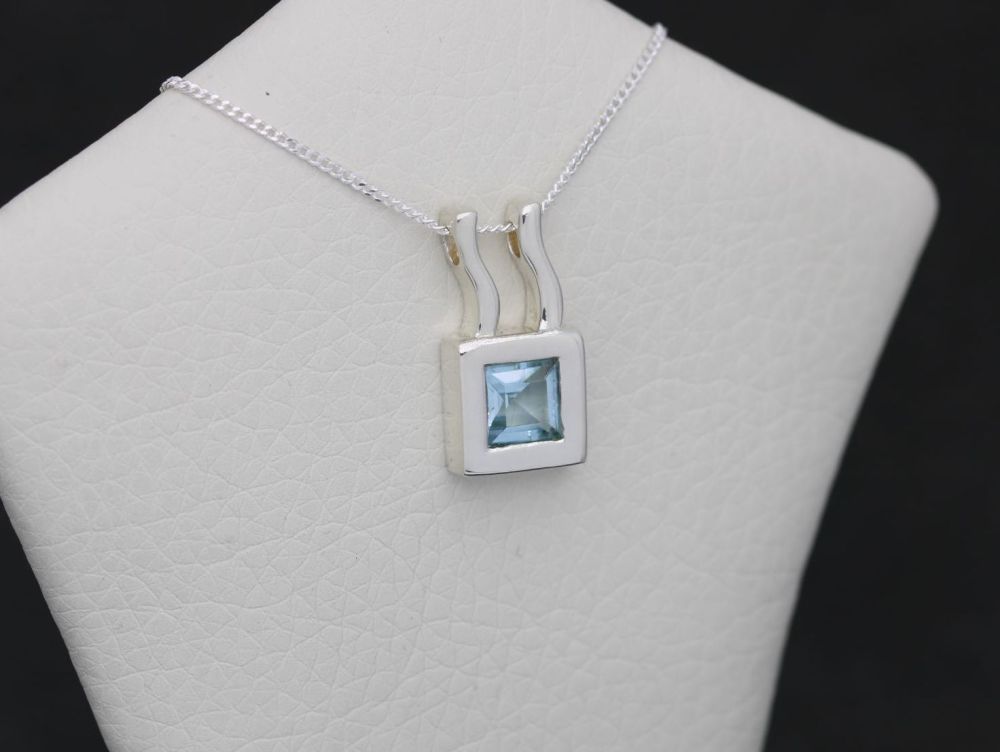 REFURBISHED Sterling silver & square blue stone necklace