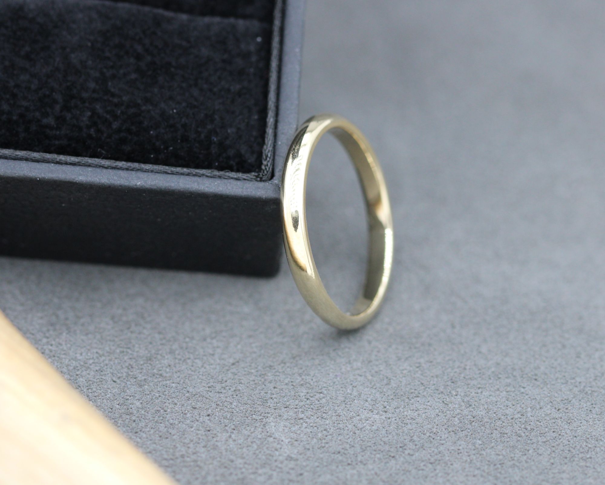 Ant 9ct gold D profile wedding band (7) cropped.jpg