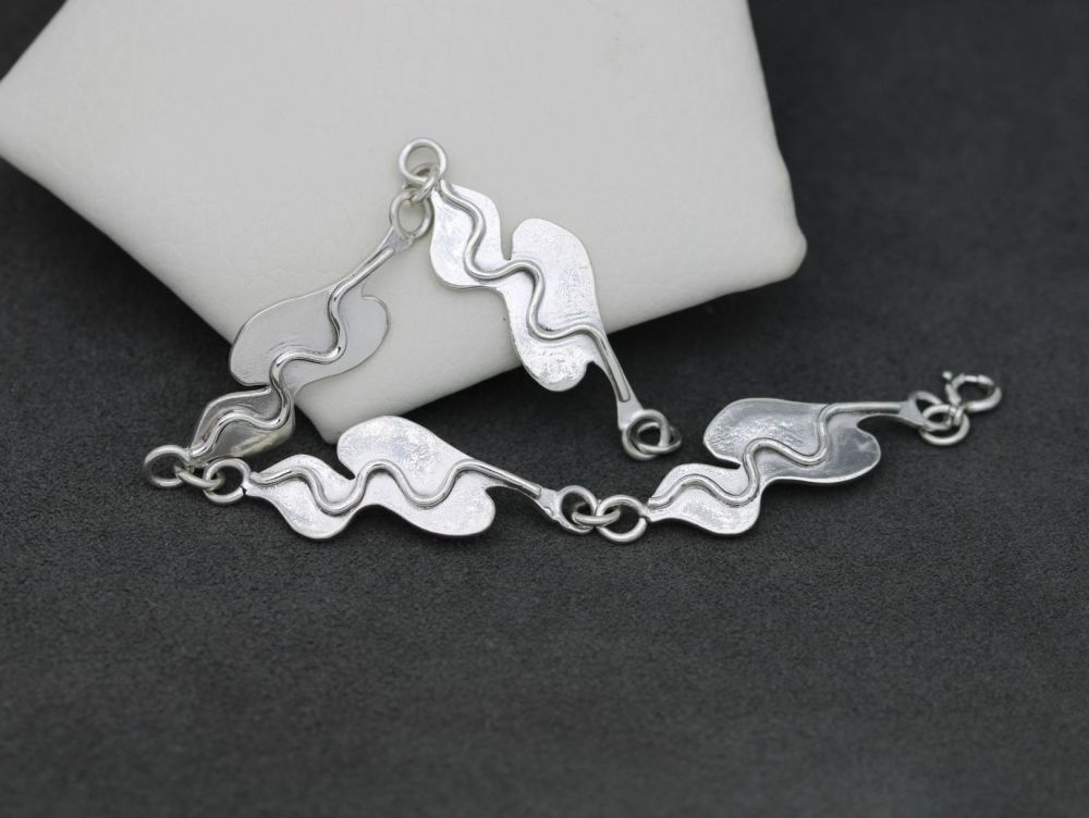 REFURBISHED Unusual vintage sterling silver bracelet