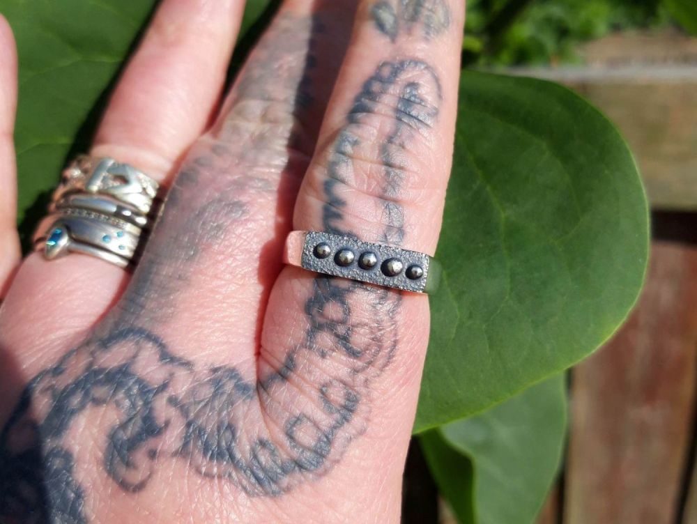 HANDMADE UPCYCLED Sterling silver Goosebumps signet ring (T ½)
