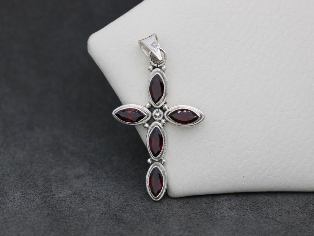 REFURBISHED Sterling silver & garnet cross pendant