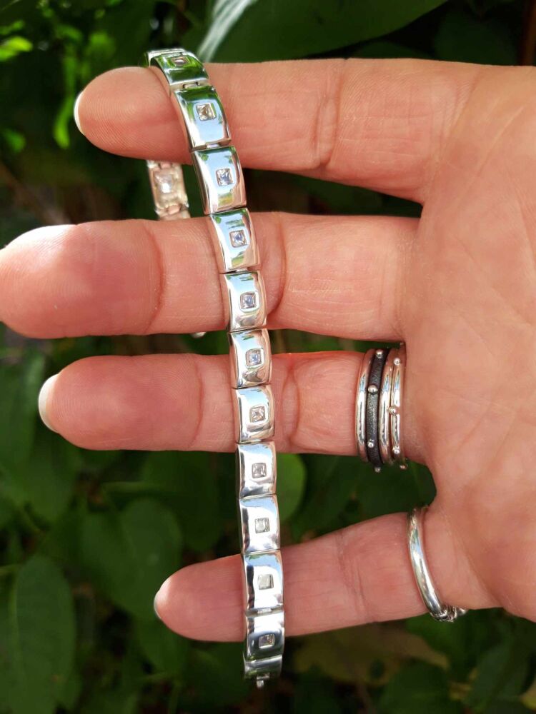 REFURBISHED Sterling silver bracelet with square stones