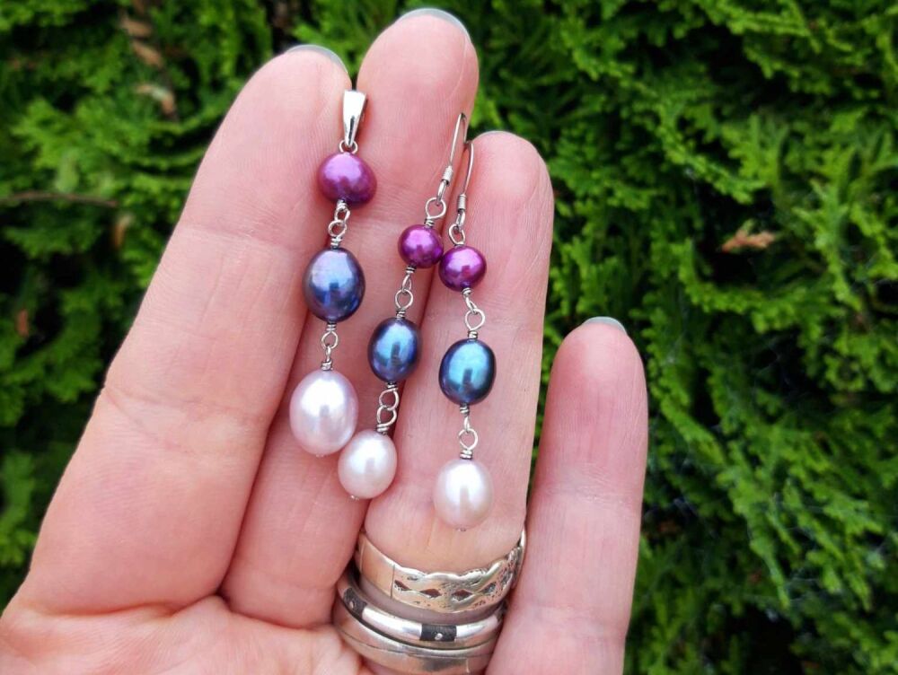 REFURBISHED Sterling silver & freshwater pearl pendant & earring set