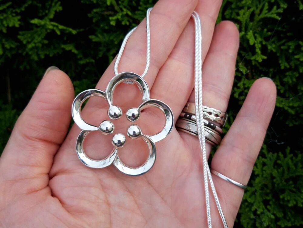REFURBISHED Bold sterling silver flower necklace