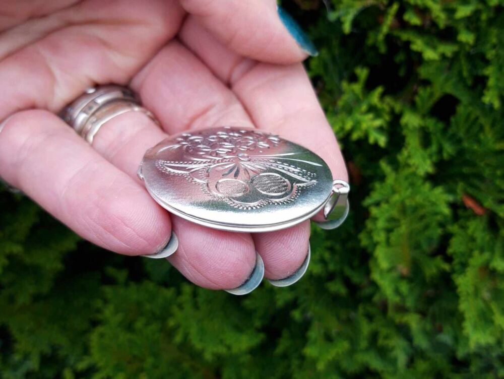 REFURBISHED Large vintage sterling silver engraved locket