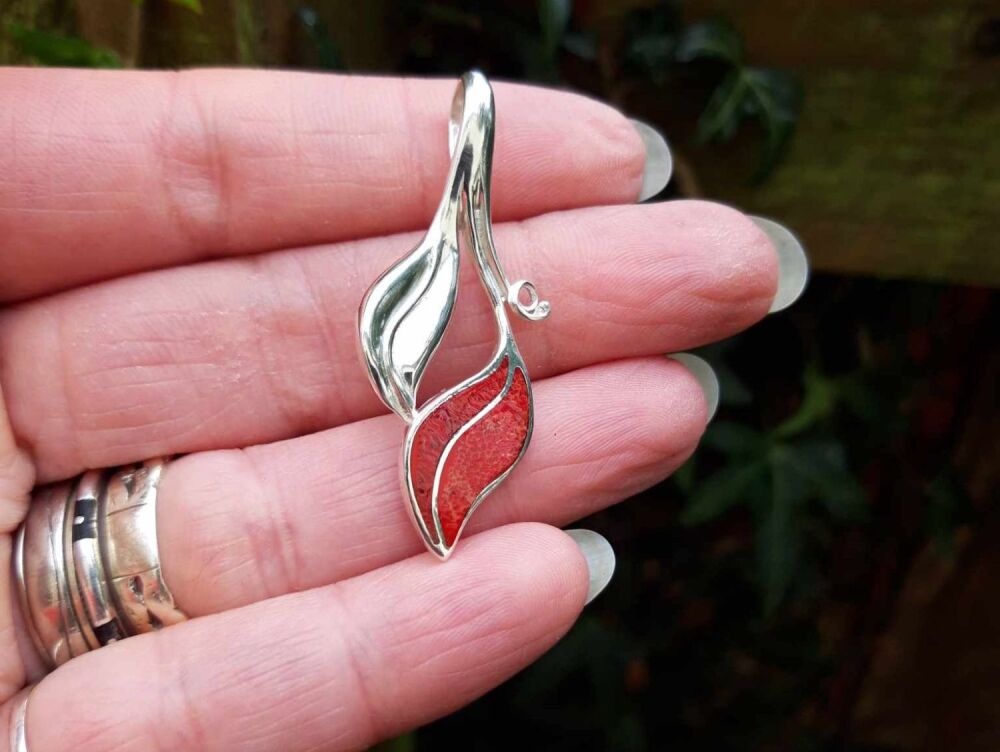 REFURBISHED Sterling silver & sponge coral leaf pendant